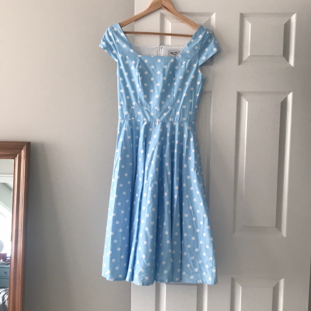 Magnolia Place light blue polka dot fit and flare cap sleeve dress size small
